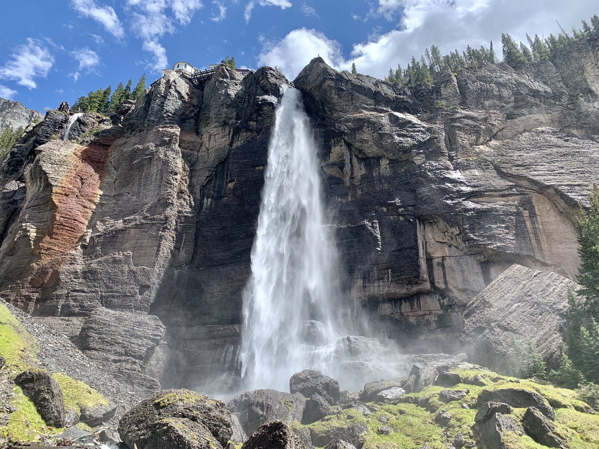 danatweeets's tweet photo. Telluride is unREALLLL.. I love it here https://t.co/dh2o5QZzC8