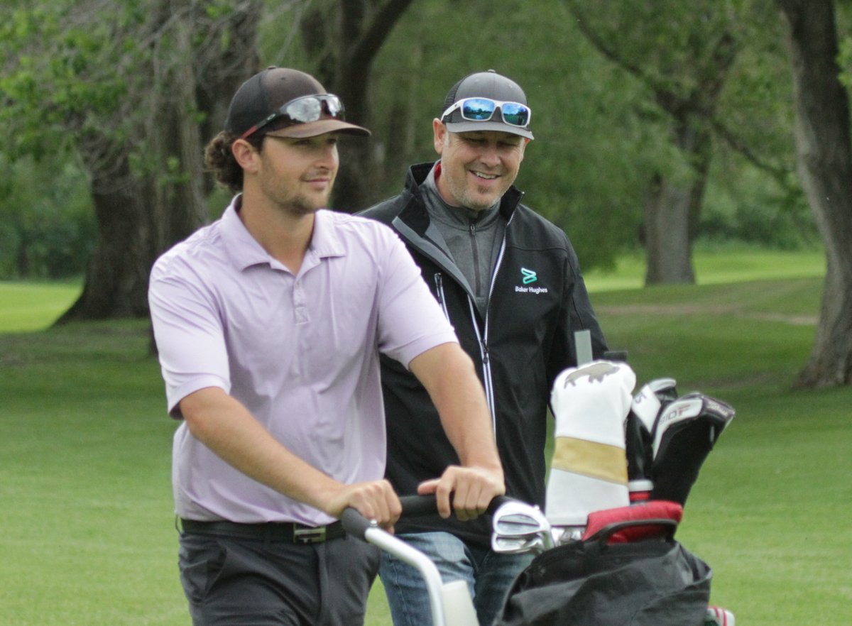 thomasmfriesen's tweet photo. Happy Father's Day @Dober_6 @jay_dobrescu #matchplaychamp #backtoback https://t.co/qCoD3UH4uR