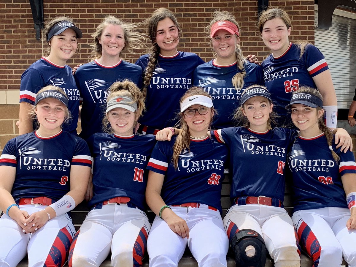 SoftballUnited's tweet photo. Great group of United fathers represented by this special group of United daughters. Sure enjoyed part of my Fatherโs Day weekend w/all of you. Well done ladies. Well done dads!
#NothingLikeUnited #Glad2BBack #HappyFathersDay https://t.co/9SXwiSNTBM