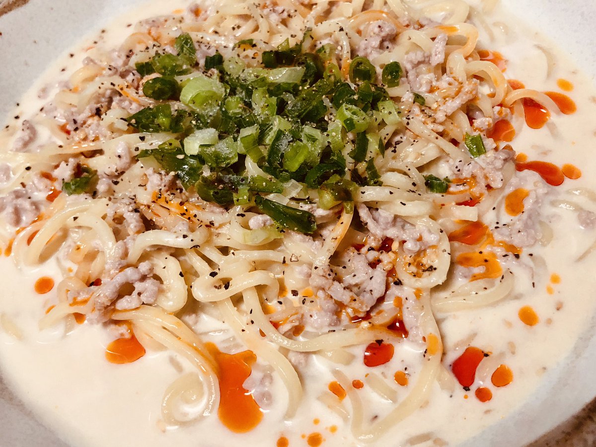 nekomata99's tweet image. リュウジさんの冷やし担々麺風そうめん。
そうめんが無くて太麺で作ったからそのまま豆乳冷やし担々麺になったんだけど、めちゃめちゃンマかったです！！
スープがヤバい！！
また作ります。
#猫又飯