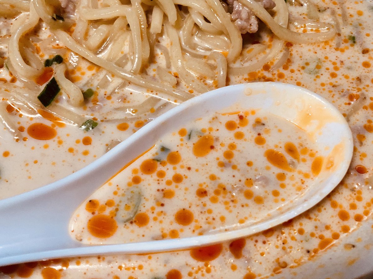 nekomata99's tweet image. リュウジさんの冷やし担々麺風そうめん。
そうめんが無くて太麺で作ったからそのまま豆乳冷やし担々麺になったんだけど、めちゃめちゃンマかったです！！
スープがヤバい！！
また作ります。
#猫又飯