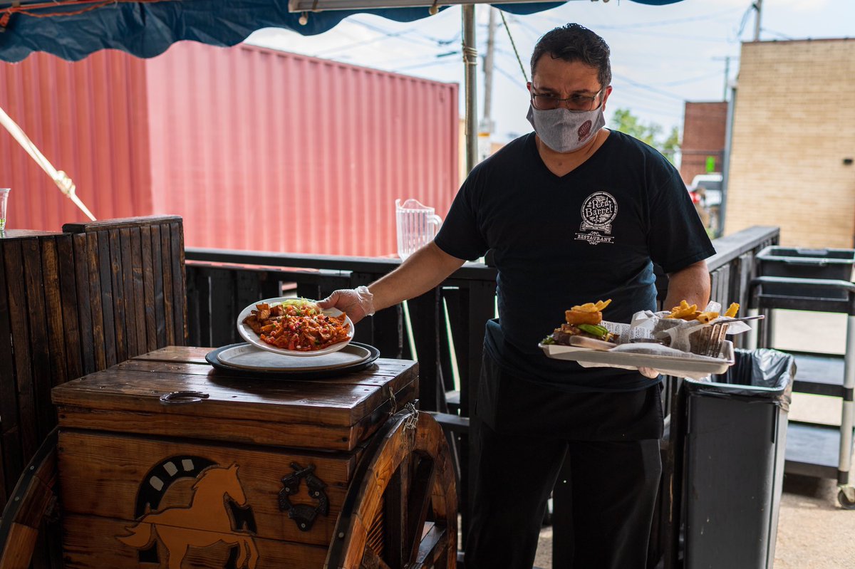 mayorlightfoot's tweet photo. Chicago is the best restaurant city in America, hands down. Excited to see people returning to their favorite neighborhood spots with protocols in place to keep customers and staff healthy and safe. What's a restaurant you're looking forward to going to? https://t.co/KF8CGL2ui5