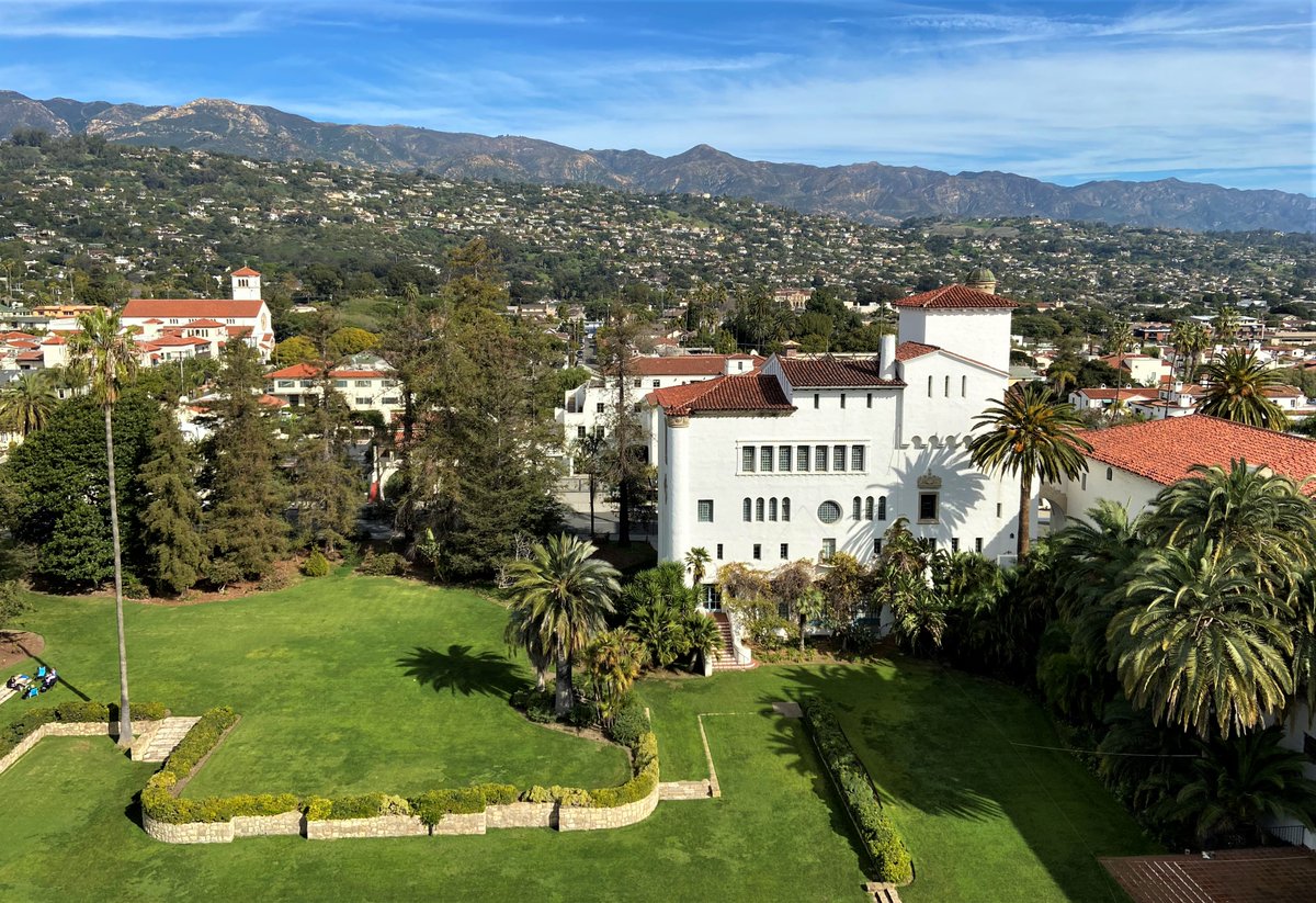 SurprisingF's tweet photo. When you want to impress your out-of-town visitors, do you take them straight to the County Courthouse? People in Santa Barbara do...with stunning results! #SurprisingTravelFinds #SantaBarbara #CaliforniaTravel https://t.co/X8znNnyqkS https://t.co/MsK2YbMZNU