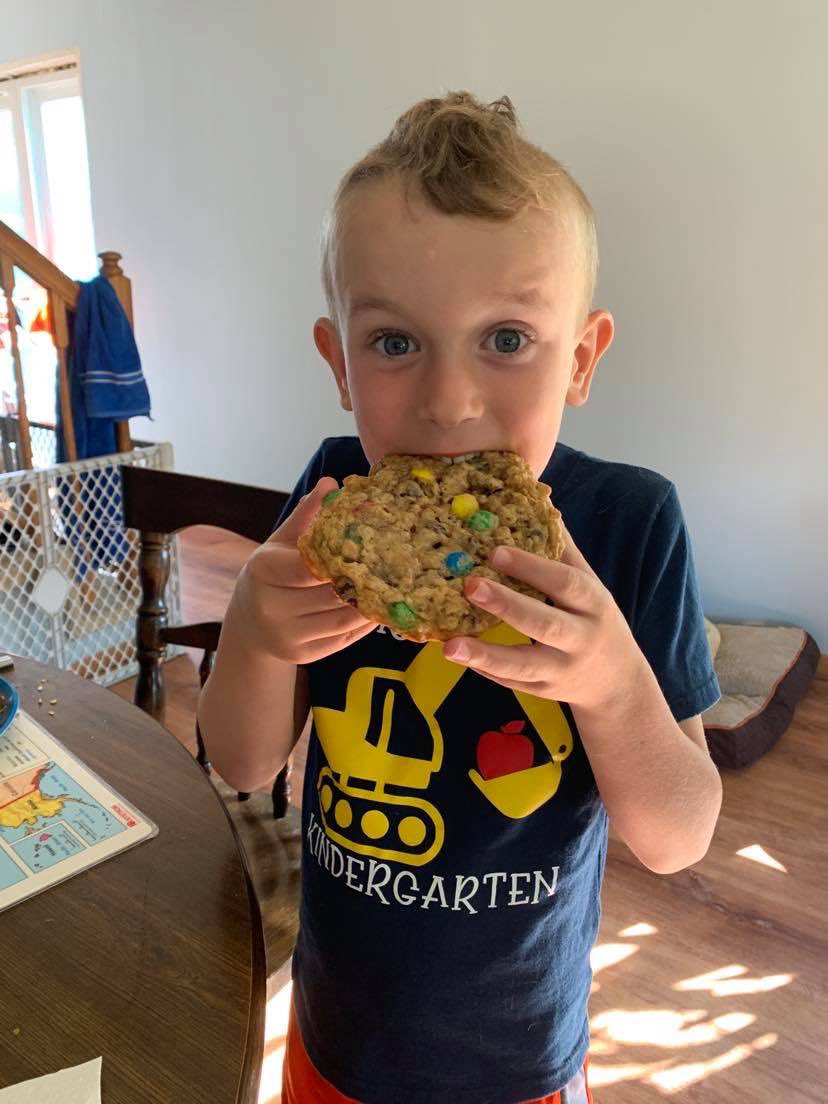 RauchMatt's tweet photo. @PellaLibrary somebody met his first reading goal and loving it!#monstercookie #SummerReadingChallenge https://t.co/TLEulwimnF