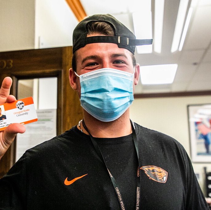 BeaverFootball's tweet photo. Move-in weekend 🤩 https://t.co/MkNBpcaFYI