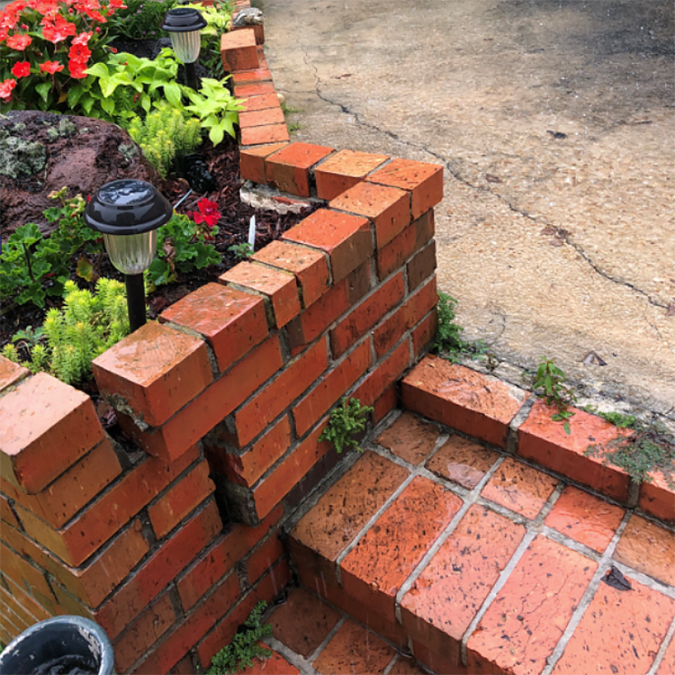 DannyLipford's tweet photo. This brick planter is coming apart, but all hope is not lost!
Learn how easy it is to fix this problem with QuikWall from @QUIKRETE — and get more great #DIY tips on this week's Today's Homeowner Radio Show.
Listen here: https://t.co/zCek7acx4z
#homeimprovement https://t.co/EsPgTwlkQp