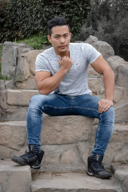KayUrbano's tweet photo. Los ojos son la puerta al Alma .
Que dice mi mirada ? .
Me muestras la tuya?. 
.
#UrbanoKay #boy #Mirada #Peru #Parquedelaamistad #man #onlyfansmen #onlyfans #sexyboy #Smile #lima #like #SiguemeYTeSigoAlInstante #followme #sigueme https://t.co/DkgjLB3Ii0