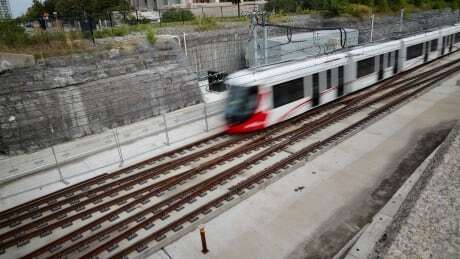 CBCOttawa's tweet photo. LRT to remain closed until end of week, possibly longer https://t.co/TWvAaP7LvF #ottnews #ottawa https://t.co/wNrMppL0xe