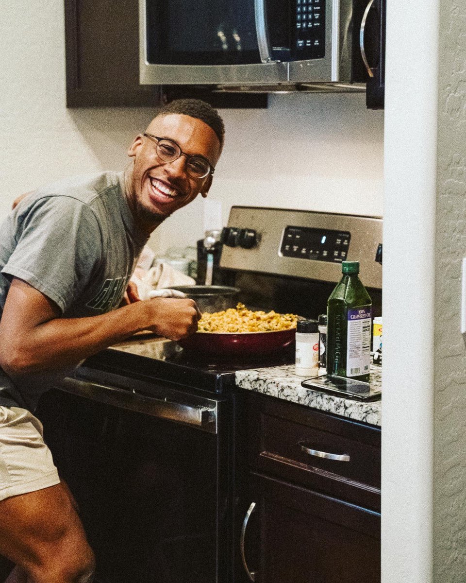 itsjudahlee's tweet photo. A cheerful and good heart will have a care of his meat and diet (Sirach 30:25 KJV)
#vegan #plantbased #ChefBoyarLEE https://t.co/axctXgheH8