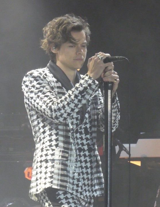 harry styles live on tour, barcelonamarch 30, 2018a thread ;