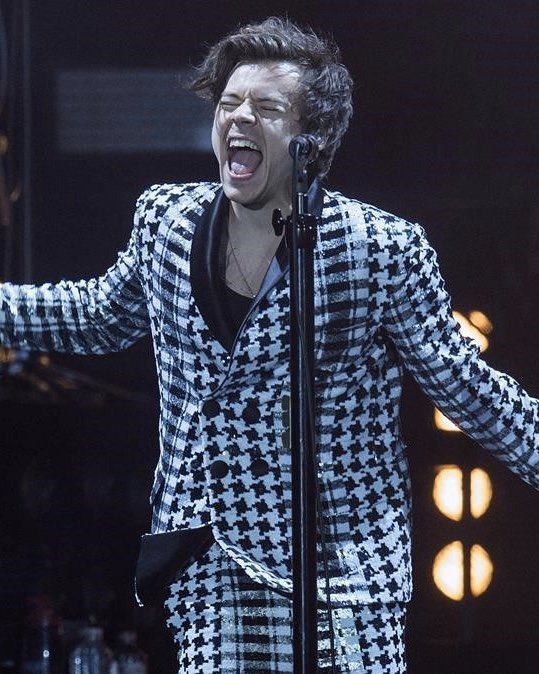 harry styles live on tour, barcelonamarch 30, 2018a thread ;
