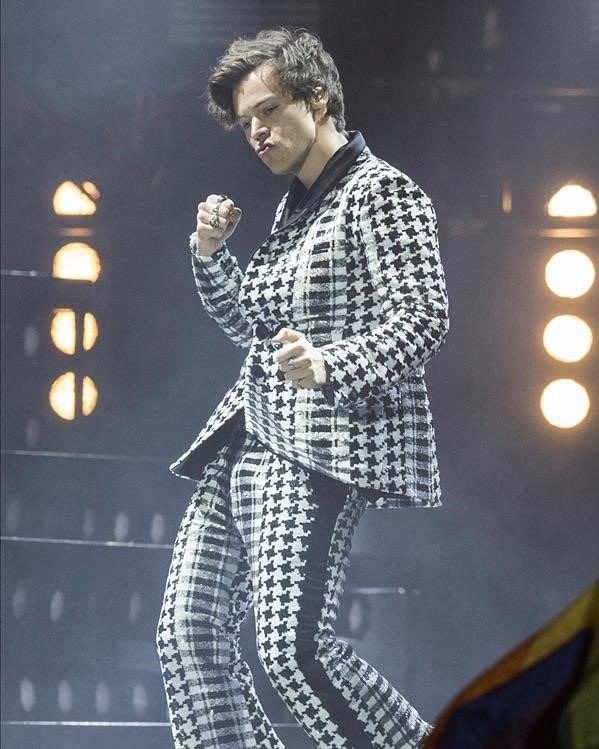 harry styles live on tour, barcelonamarch 30, 2018a thread ;