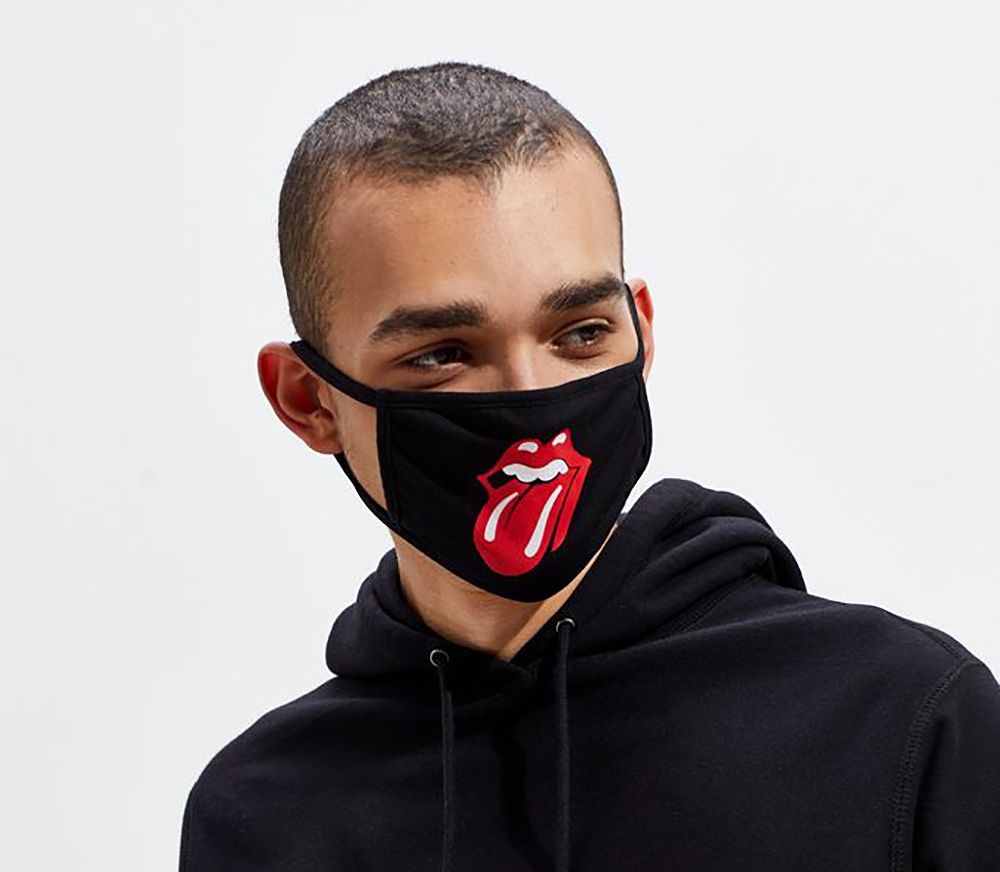 graffica_info's tweet photo. Las mascarillas, el nuevo objetivo de las firmas de moda más exclusivas https://t.co/ROHcy5ONE5 https://t.co/8y9QCG5Pvf