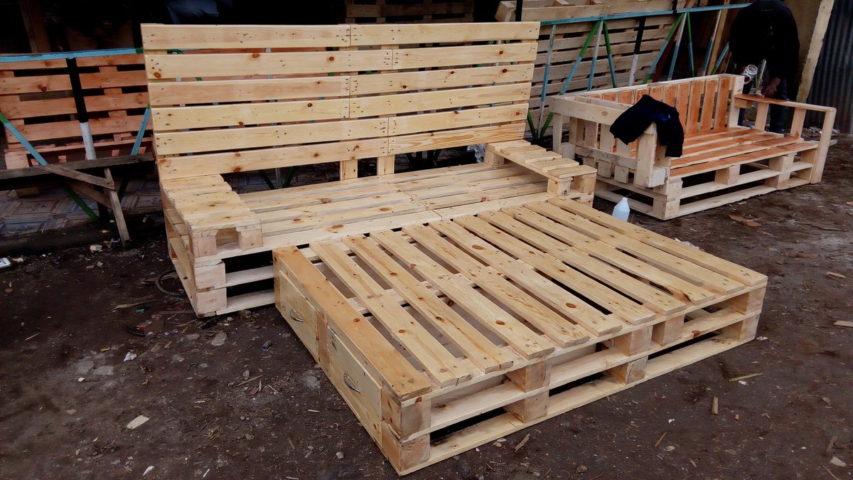 Pallet furniture thread.. Kindly retweet, my client could be on your timeline