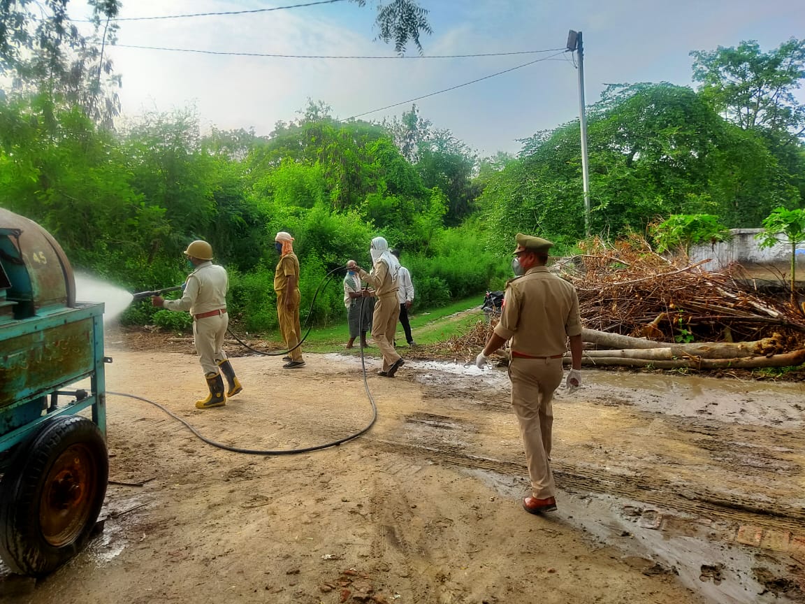 PranshuAvasthi's tweet photo. Sanatization at Sandana
Dated : 21 June 2020
#Team2486
#FireStationSidhauli
@Uppolice
@sitapurpolice
@DmSitapur
@digrangelkw
@Igrangelucknow
@KumarYoursk10
@FssoAshishVerma
@KARANYA49968330
@policeimagerfms
#CoronaWorriors https://t.co/0VRZLJnJg3