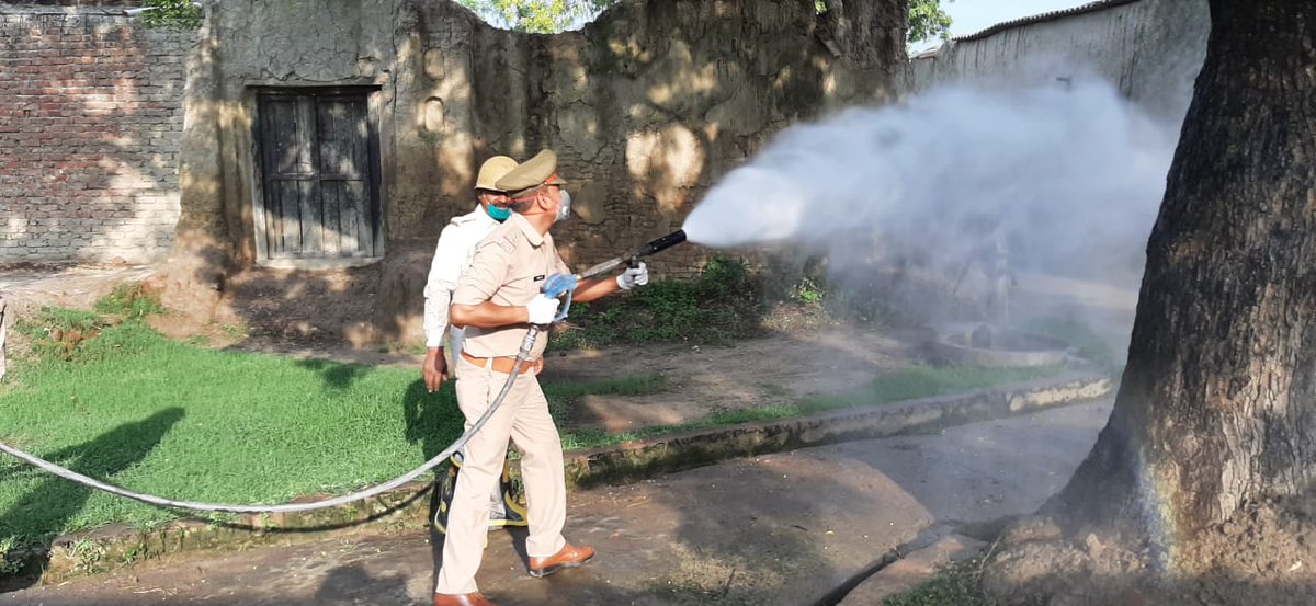 PranshuAvasthi's tweet photo. Sanatization at Sandana
Dated : 21 June 2020
#Team2486
#FireStationSidhauli
@Uppolice
@sitapurpolice
@DmSitapur
@digrangelkw
@Igrangelucknow
@KumarYoursk10
@FssoAshishVerma
@KARANYA49968330
@policeimagerfms
#CoronaWorriors https://t.co/0VRZLJnJg3