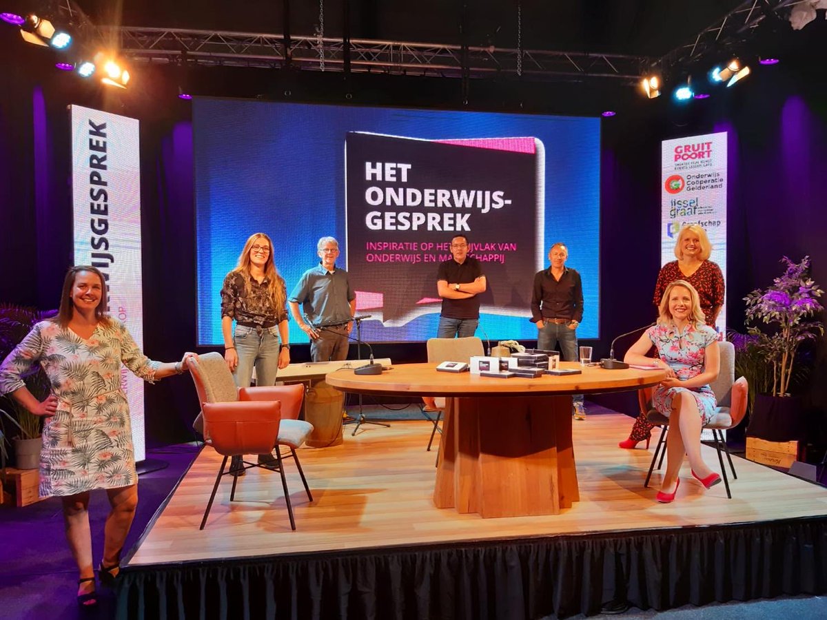 Het meer dan boeiende Onderwijsgesprek ‘Het Onderwijs op z’n Kop’ van afgelopen donderdag, is nu terug te zien via youtu.be/hNSN8XL2vuY Onder de bezielende leiding van <a href="/wendelienw/">wendelien wouters</a> spraken zes onderwijsprofessionals over de afgelopen (Corona) periode.