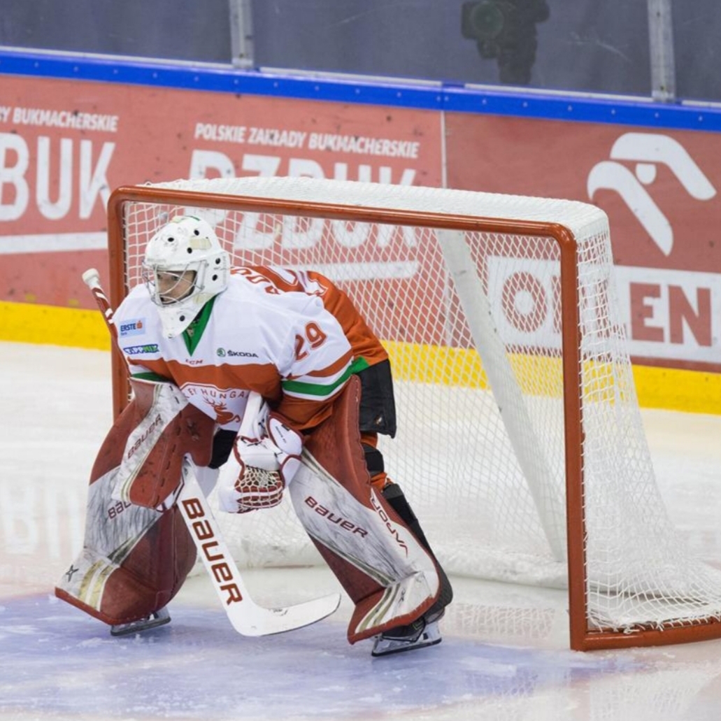 Attila Adorjan Joensuun Kiekko-Poikien tolppien väliin 🔥💪

Romanian ja Unkarin maajoukkueissa pelannut Adorjan saapuu Joensuuhun Slovakian pääsarjasta. 

Üdvözlet, Attila!

Tiedote: joensuunkiekkopojat.fi/ajankohtaista/…

#JoensuunKiekkoPojat #Mestis