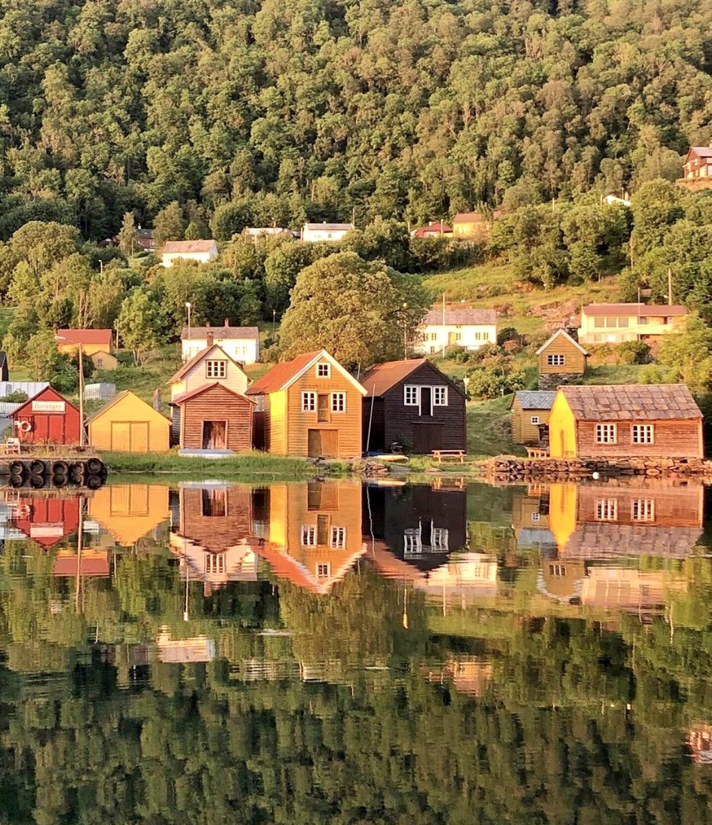 SharonEChen's tweet photo. Hosanger, Osterøy, Norway 🇳🇴 https://t.co/XCerxyfB0e
