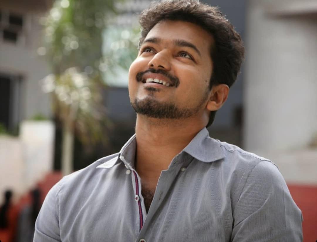 sweety_shree26's tweet photo. Love  u  to d moon &amp; back😘😘
Thalaiva😍😍
From d childhood, a big fan of u🤩 #ThalapathyForever
#THALAPATHYBday 
#HBDTHALAPATHYVijay 
#VijayTheFaceOfKollywood 
#Vijayfans #VijayAnna https://t.co/XUaJqbtVZx