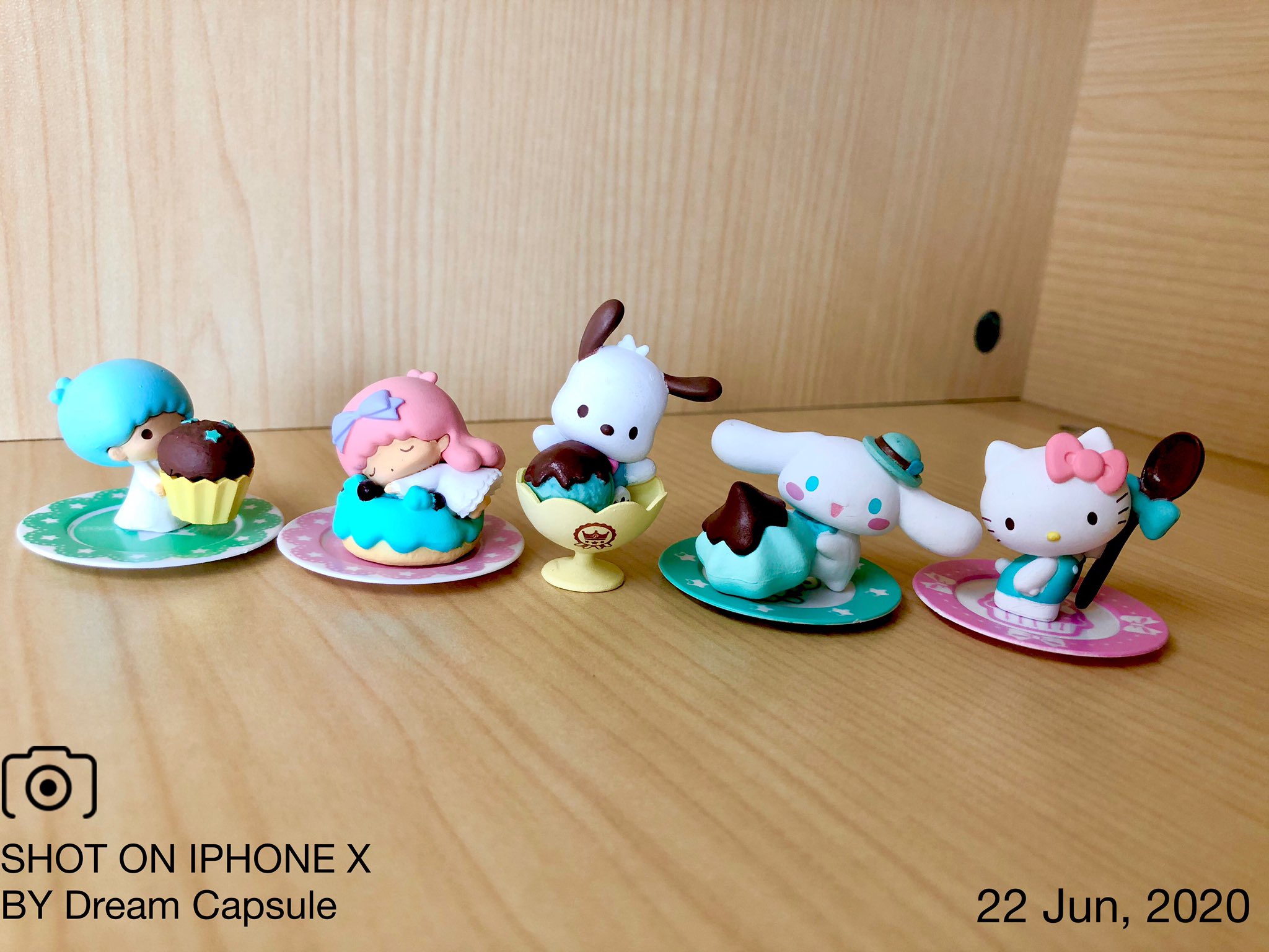 ドリームカプセルの中の人 公式 6月のプレゼントキャンペーン第17弾は 人気シリーズの最新作 サンリオキャラクターズ Loveチョコミント 全5種セットを抽選で2名様にプレゼントします 応募条件はこのアカウントをフォロー Amp リツイートして