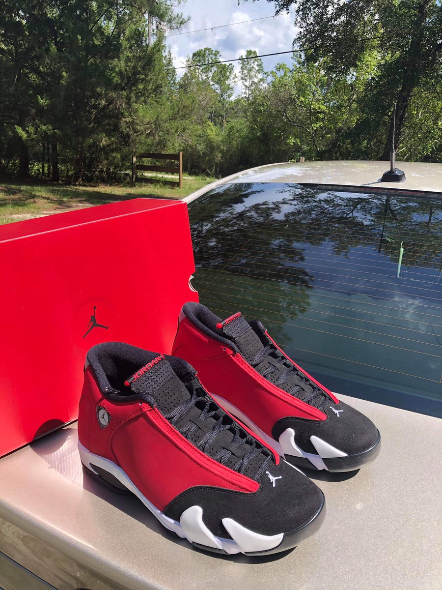 TheSoleSource1's tweet photo. Just a lil sneak peek at the Gym Red 14s! S/O to the big plug! #PlugPlug 💯🔥💪🏿✊🏿📈📈📈 #nike #jordan #jordans #retro #retros #airjordan #retail #shoes #shoesaddict #shoegame #shoeslover #kicks #kicksforsale #sneakers #sneakersaddict #sneakersforsale #sneakerhead #kotd https://t.co/vM5alvhEhY