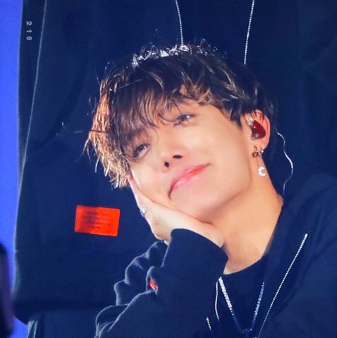 in conclusion of this thread i just want to make it clear that jung hoseok not only completes bangtan as a whole and that is recognized, he also is very much needed for not only his skills and talent but for how hard working he is and deserving to be a member of the biggedt group