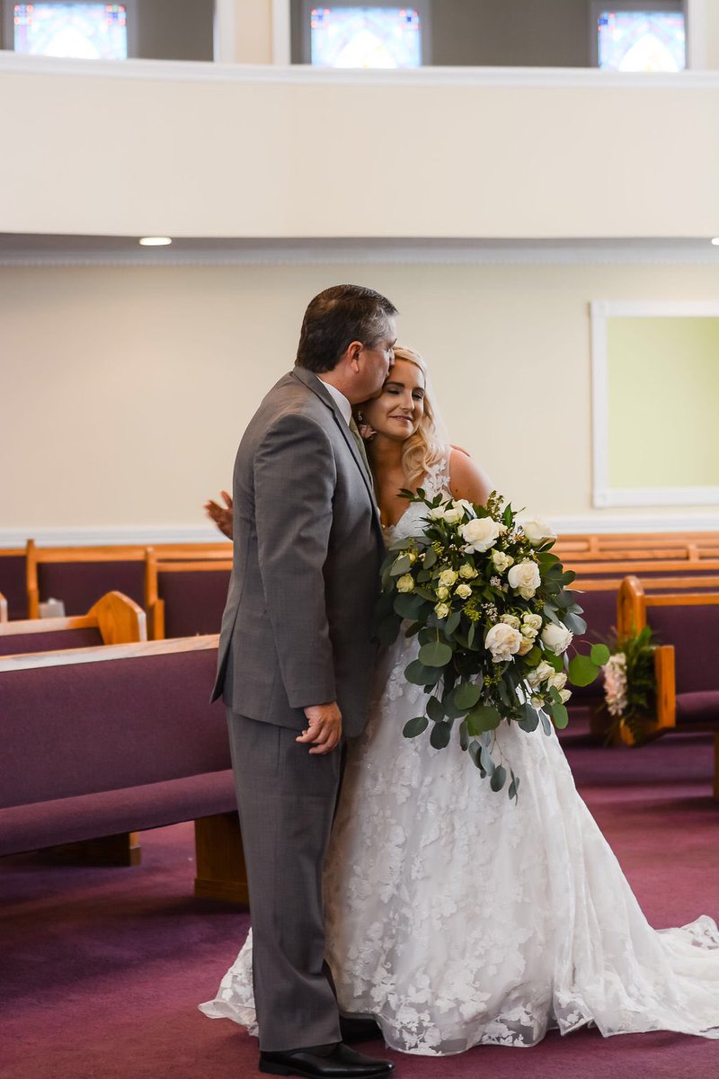 BethanySuz's tweet photo. Happy Father’s Day to my daddy! He is the best there is, and I’m so thankful for the Godly father he is to me. I love you @PatrickHSutton! https://t.co/dWYm3vTAGz