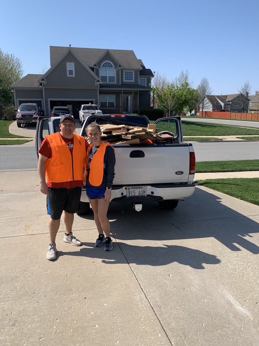 bella_hinck512's tweet photo. happy father’s day to one of my best friends and biggest supporters in life. thanks for all the fun lake days, bike rides, and truck drives. love you dad❤️ https://t.co/3wI8mZbCnb