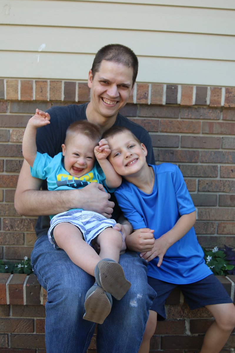 JulieMBerger's tweet photo. Happy Father’s Day, @bergeraaron ! https://t.co/CZSjxktJ5W