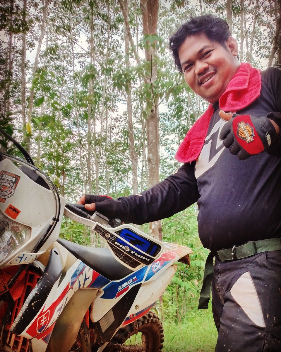 YD7RF's tweet photo. Lagi seneng jalur extream⚡ https://t.co/5rVNR6YtpP