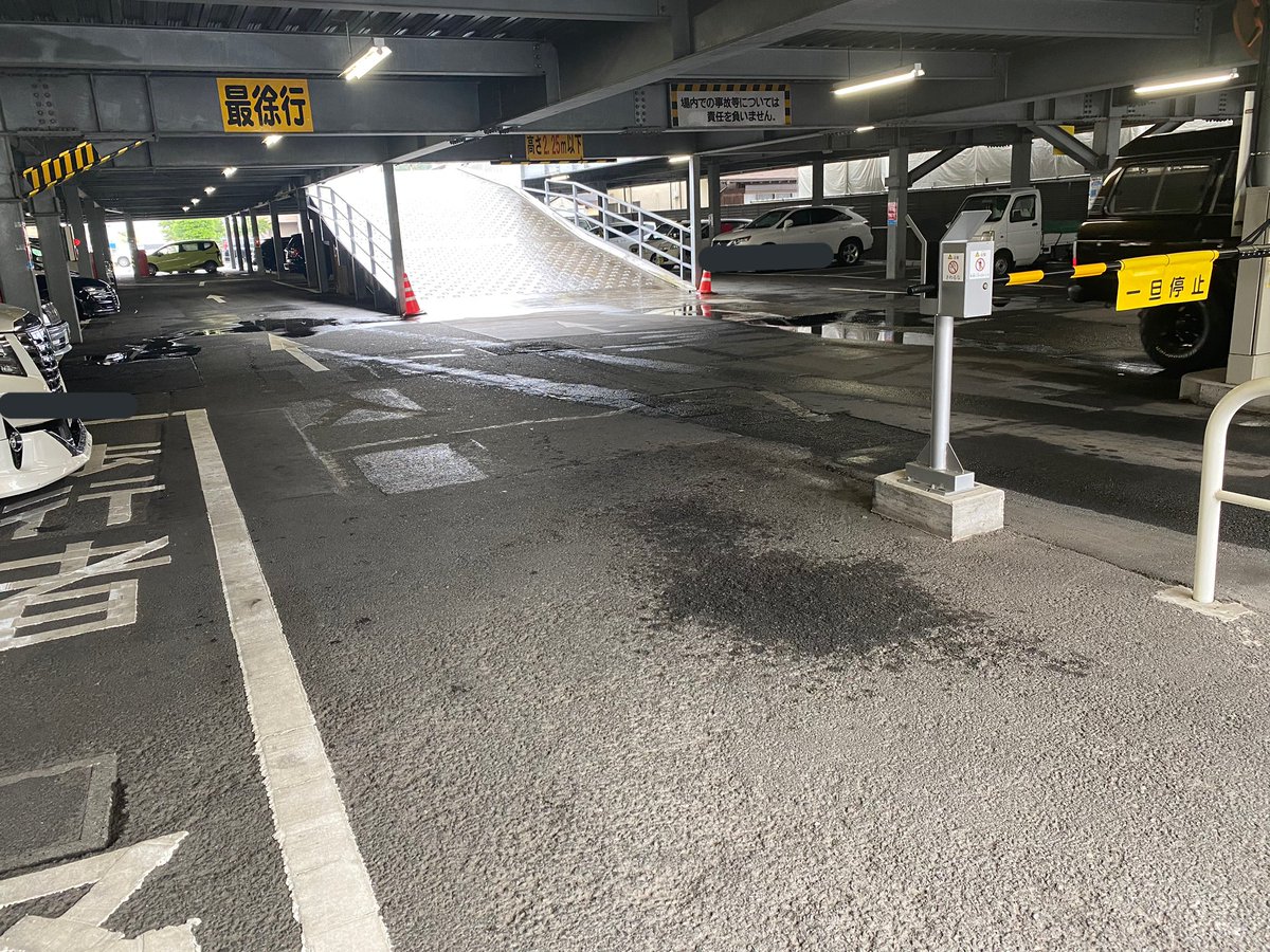 えの木駐車場 調布駅 今週もスタート ですがあいにくの雨模様ですね 当駐車場は屋根付スペースがございますので お荷物が濡れず乗り入れができますよ 是非ご利用ください 調布 調布店 提携 提携駐車場 駐車場 えの木 えの木駐車場