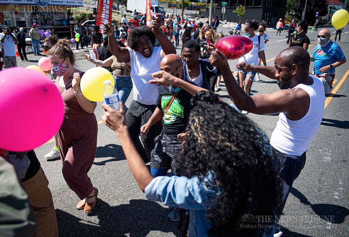 #PHOTOS: Dance, prayer and calls to action during #MannyEllis #FathersDay celebration in #Tacoma.

thenewstribune.com/news/article24…

@thenewstribune