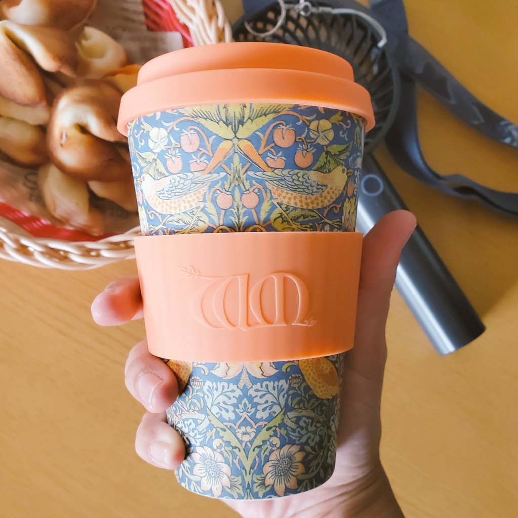 lovenishiura's tweet photo. 届いたよぉぉぉぉ~!!!推しのチャームポイント「手が大きい」がよく分かりますね!!!笑
ガンガン使うぞ~!!!笑
#JO1
#與那城奨 #YonashiroSho
#エコーヒーカップ #ecoffecup
#STARGAZER 楽しみだなぁ!!!
無限大 / Running / INFINITY
La Pa Pa Pam / PROTOSTAR https://t.co/rLQrWDKiEg