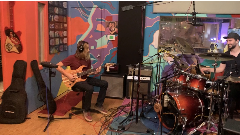 fay_war's tweet photo. War le Fäy recording at Hear No Evil Studios, OC.  #timgaisser #hearnoevil #benburrell #rock #metal #recordingstudio #HeavyMetal #Rock https://t.co/Y1gyA5tdPi
