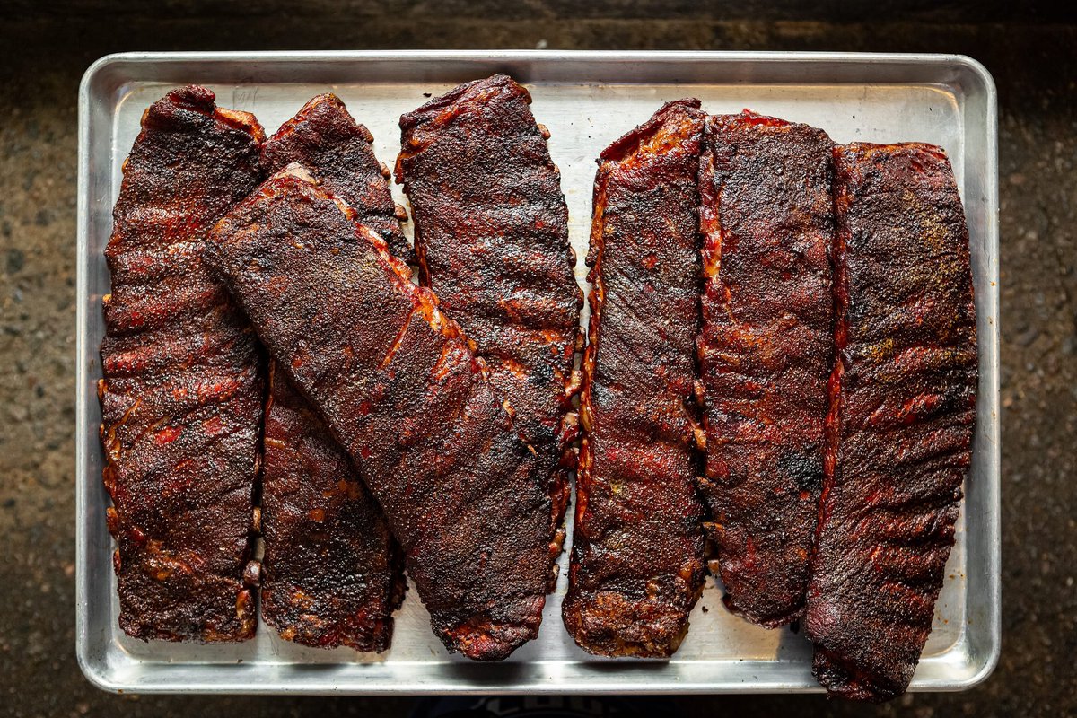 pecheney's tweet photo. I pointed the flash 90 degrees off some super clean stainless steel. It bounced back like I had my whole studio setup with me. It was a pleasantly intense moment.
#Repost @hometeambbqcola
#bbq #ribs #bouncelight #math #itiseverywhere @hometeambbq @hometeambbqaspen https://t.co/Mq8Jslpgj3