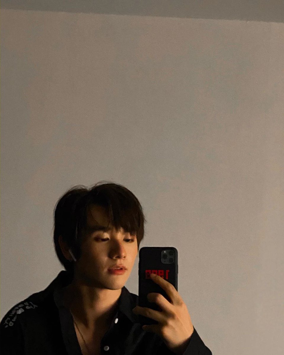 ꪶ       # teen au     𓂃꙳⋆