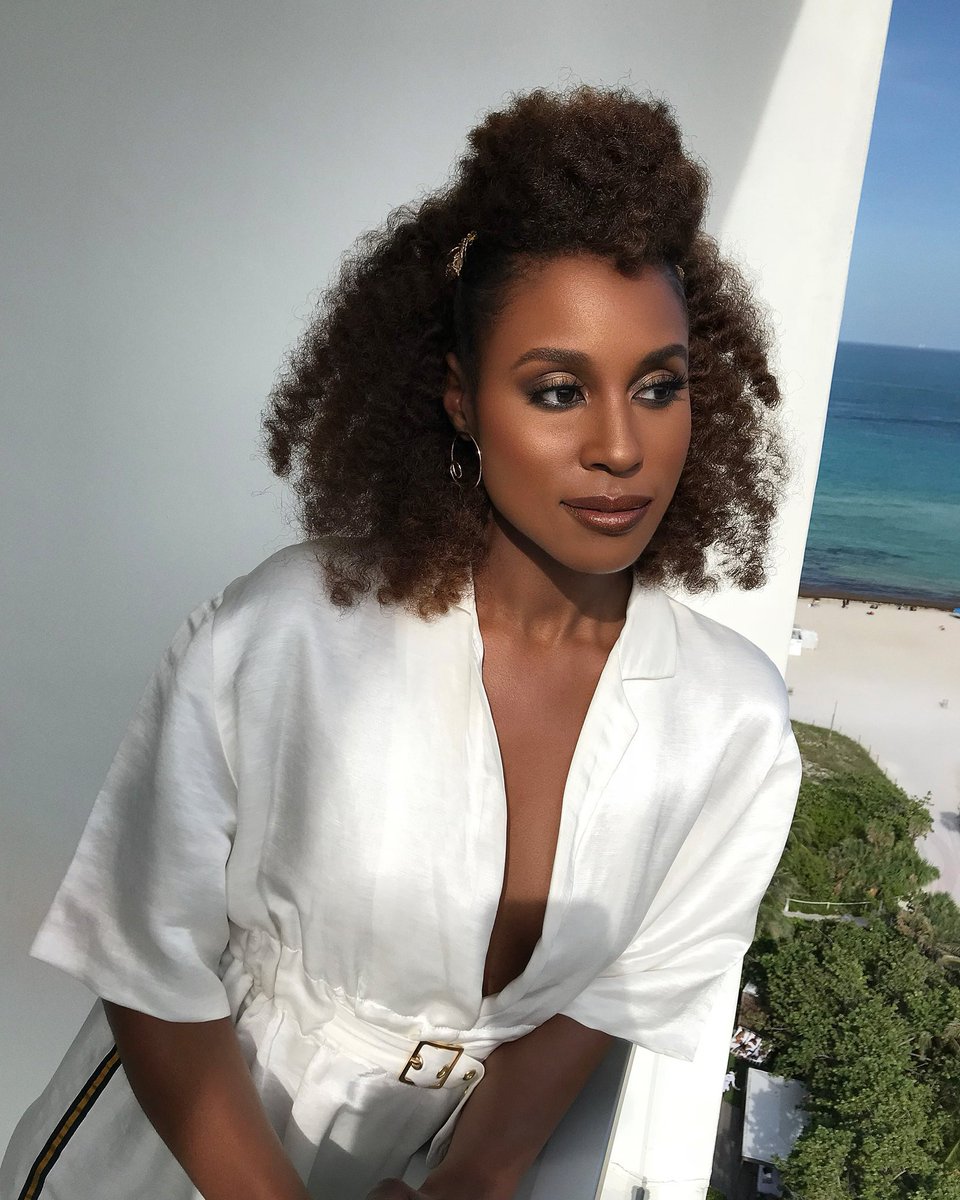mefeater's tweet photo. Issa Rae. That’s it. That’s the tweet. 🤍 https://t.co/q5ECUfb1qm