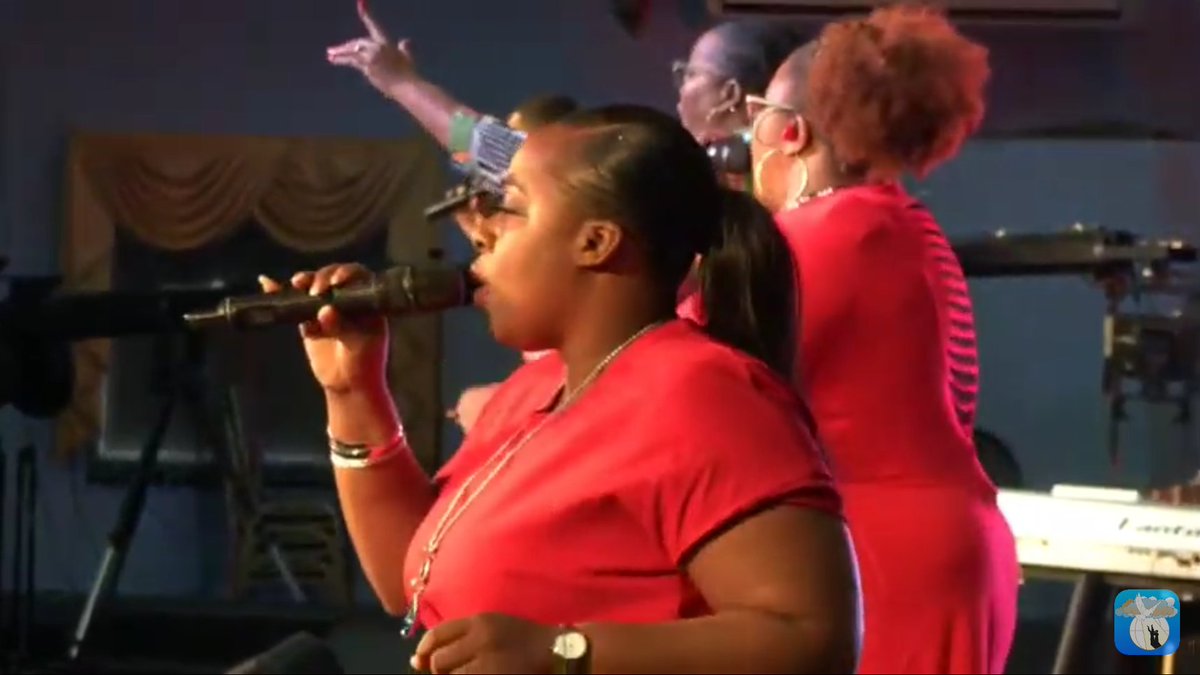 1virtuouswoman1's tweet photo. Oh how I love to praise you Lord #elgibbor #gavemeareason #whenIcallyourname https://t.co/bRoYpujRNi