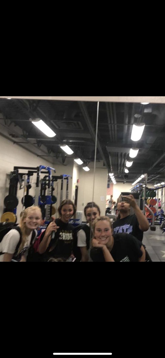 ElleDanley's tweet photo. happy birthday asia!!! i hope you have a great day!! thank you for being my travel buddy and always makin me laugh! miss you more than u know but so excited to see you these next four years! love you💕💕 https://t.co/3S8N7NNDcR