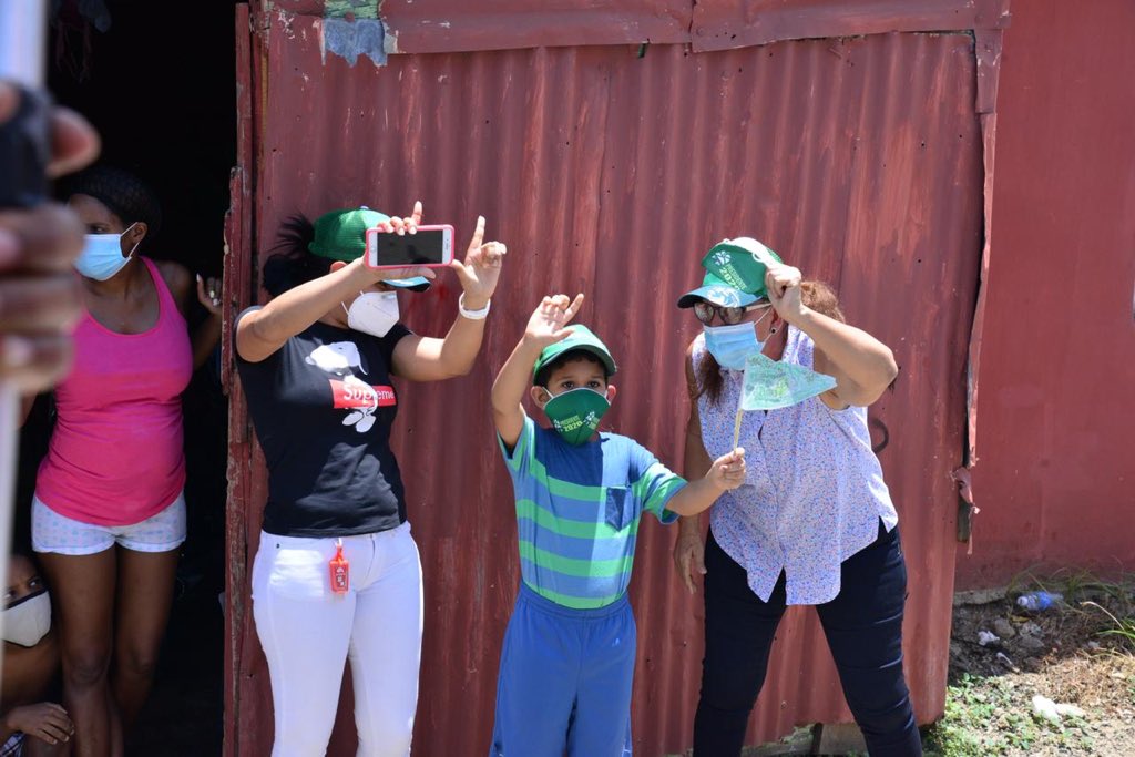 LeonelFernandez's tweet photo. Magnífico recorrido este domingo por la Línea Noroeste, para visitar y juramentar a cientos de compañeros de las provincias Monte Cristi, Dajabón, Santiago Rodríguez y Valverde, que han decidido apoyarnos este 5 de julio.

¡Gracias pueblo por sus manifestaciones de cariño! https://t.co/d8UYeQN5Vx