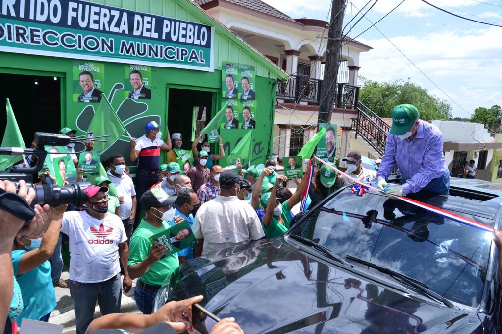 LeonelFernandez's tweet photo. Magnífico recorrido este domingo por la Línea Noroeste, para visitar y juramentar a cientos de compañeros de las provincias Monte Cristi, Dajabón, Santiago Rodríguez y Valverde, que han decidido apoyarnos este 5 de julio.

¡Gracias pueblo por sus manifestaciones de cariño! https://t.co/d8UYeQN5Vx
