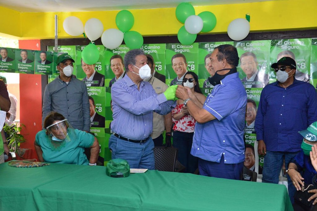 LeonelFernandez's tweet photo. Magnífico recorrido este domingo por la Línea Noroeste, para visitar y juramentar a cientos de compañeros de las provincias Monte Cristi, Dajabón, Santiago Rodríguez y Valverde, que han decidido apoyarnos este 5 de julio.

¡Gracias pueblo por sus manifestaciones de cariño! https://t.co/d8UYeQN5Vx