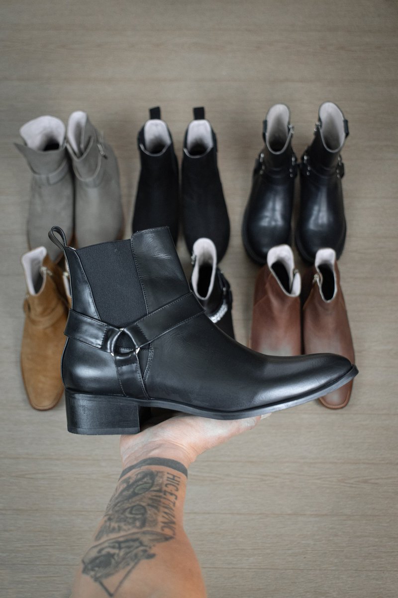 ganchoeropa's tweet photo. Estilo y perfección para tus pies
Botas Ref: Cairo 35mm
.
#ganchoeropa #botasCairo35mm #modamasculina #hechoamano #luxuryboots #botaschelsea #botasmasculinas #botasvaqueras https://t.co/9a9Cb0QE5S