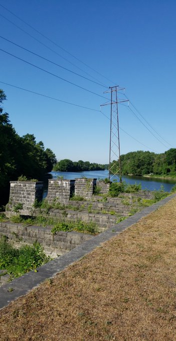 Took a 25 mile ride today and found this park with aqueduct ruins along my way. https://t.co/mYhxiQR<a href="/tag/mvsales"class="tags"><span>#mvsales</span></a>