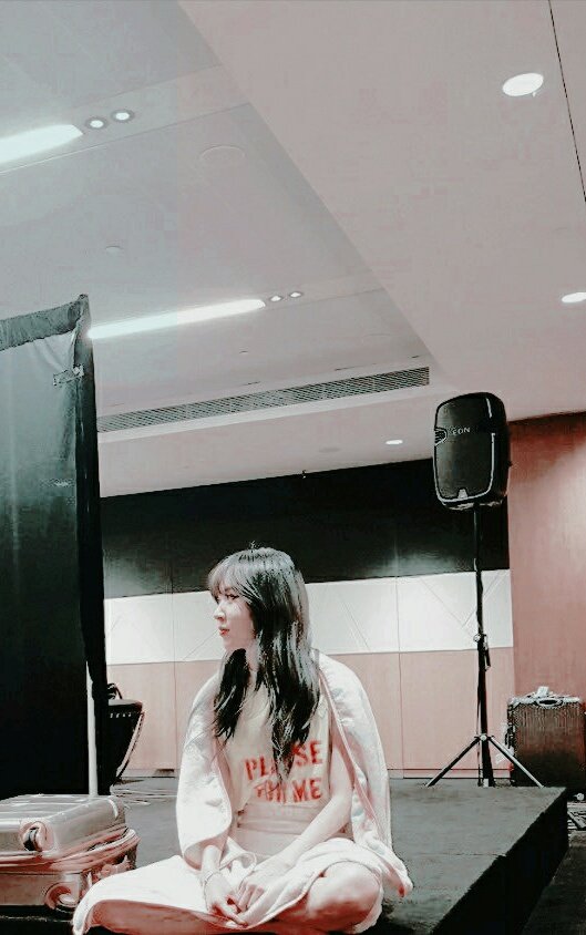 V4LKRY_twt's tweet photo. [#KYOKO:] Estoy despidiendo este bonito día con algo de música y por ahí dicen que #MXCanBeYourHero y estoy aquí para comprobarlo con su  #JapanMix que igual que la versiones originales, estas son unos temazos.
Asi que, ¿que esperan para escucharlo? Stream nuestros patroncitos. https://t.co/VyMG8gvJtM
