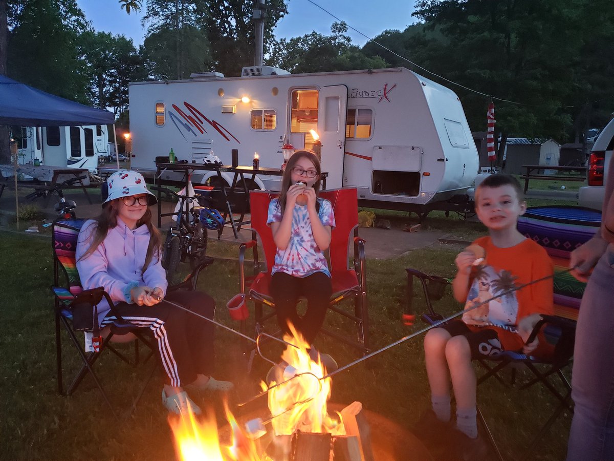 Eric_Morehouse's tweet photo. An outstanding weekend, camping with my fam &amp; friends at @HammondsportKOA .  Beautiful campground and memories made.
Thankful for my family, friends, and my Magenta family!
#NERules
#BuffChester
@TMobile 

#MarineCorpsVet
#SemperFi https://t.co/7fCFTGVnOI