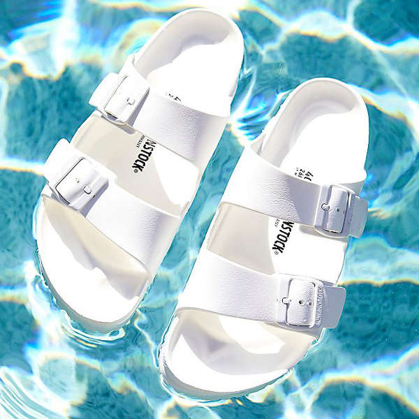 RankandStyle's tweet image. The Best Pool Slides For Chic Summer Style 👉bit.ly/34HYKsr

#poolslides #pool #sandals