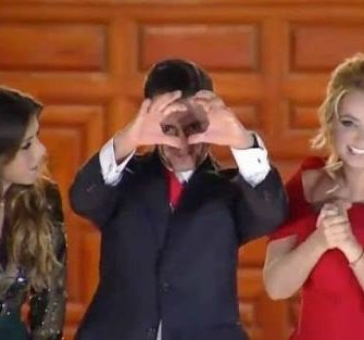 GusuMemes's tweet photo. Yo: ¿Porque no tengo amigos en el fandom? 

Also me con mis teorías locas: Y por eso les digo que Peña Nieto y Wei Ying son parientes muy lejanos, los dos igual están pendejos, mira hasta las mismas tonterías hacen...

|Star Xian♡| https://t.co/AkBg9rHgnO