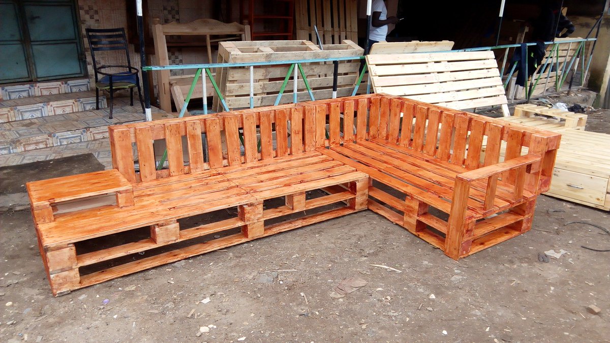 Pallet furniture thread.. Kindly retweet, my client could be on your timeline